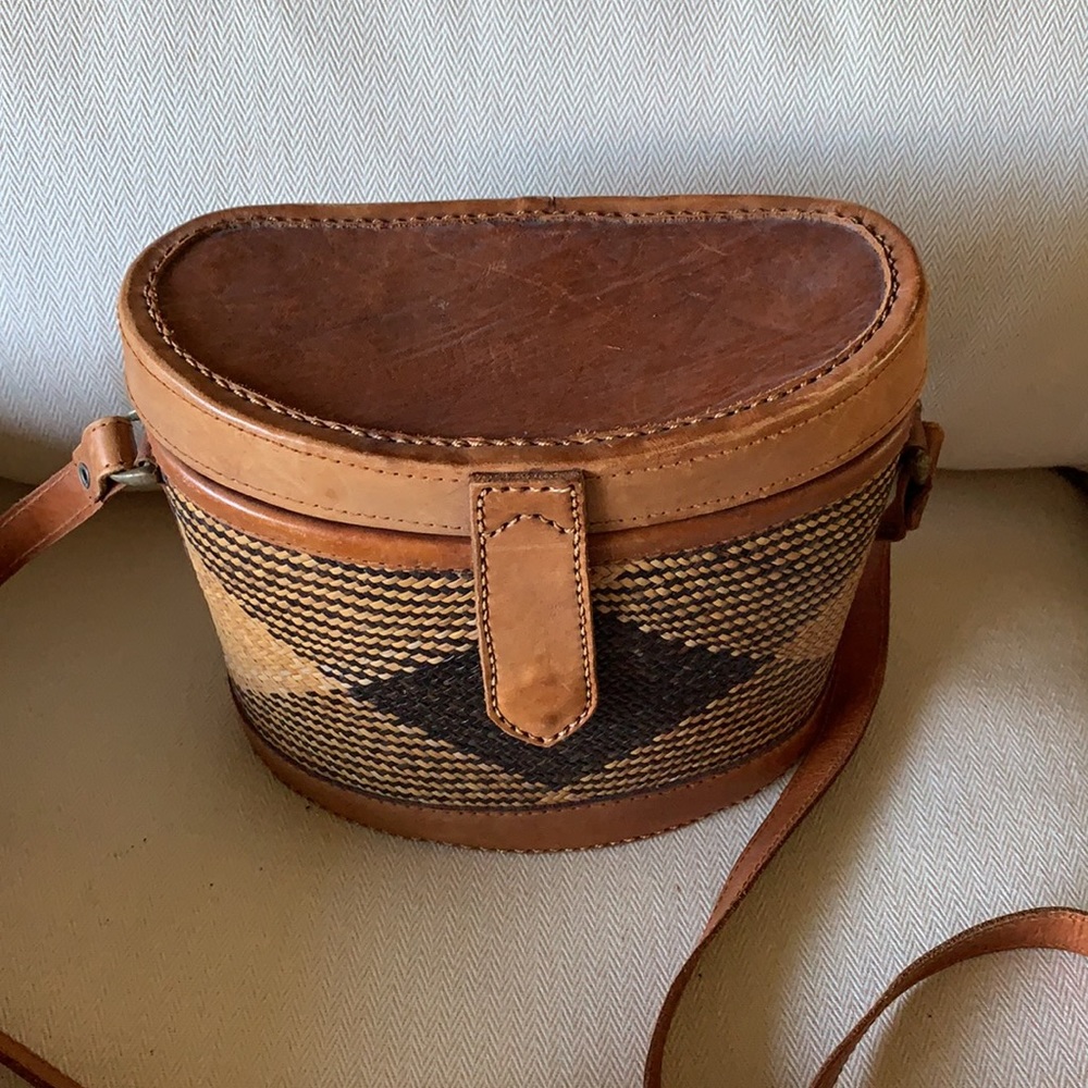 Vintage camera bag/crossbody